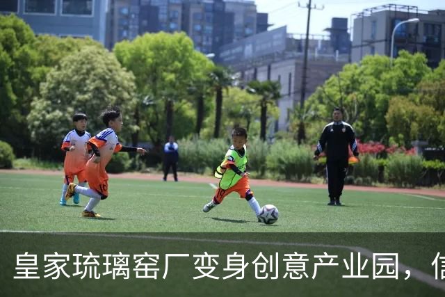 皇家琉璃窑厂变身创意产业园，信息科大学子现场探访感受匠心精神